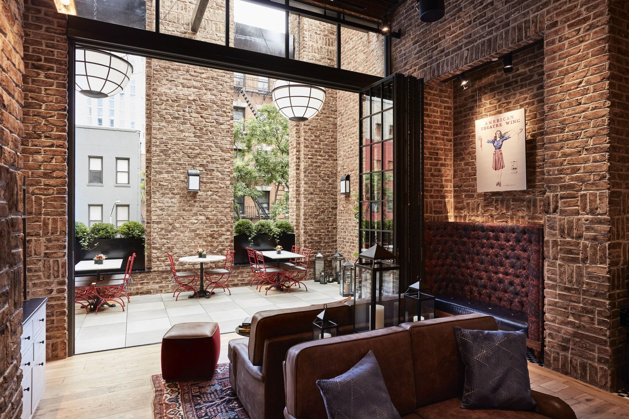 Restaurant CIVILIAN Hotel