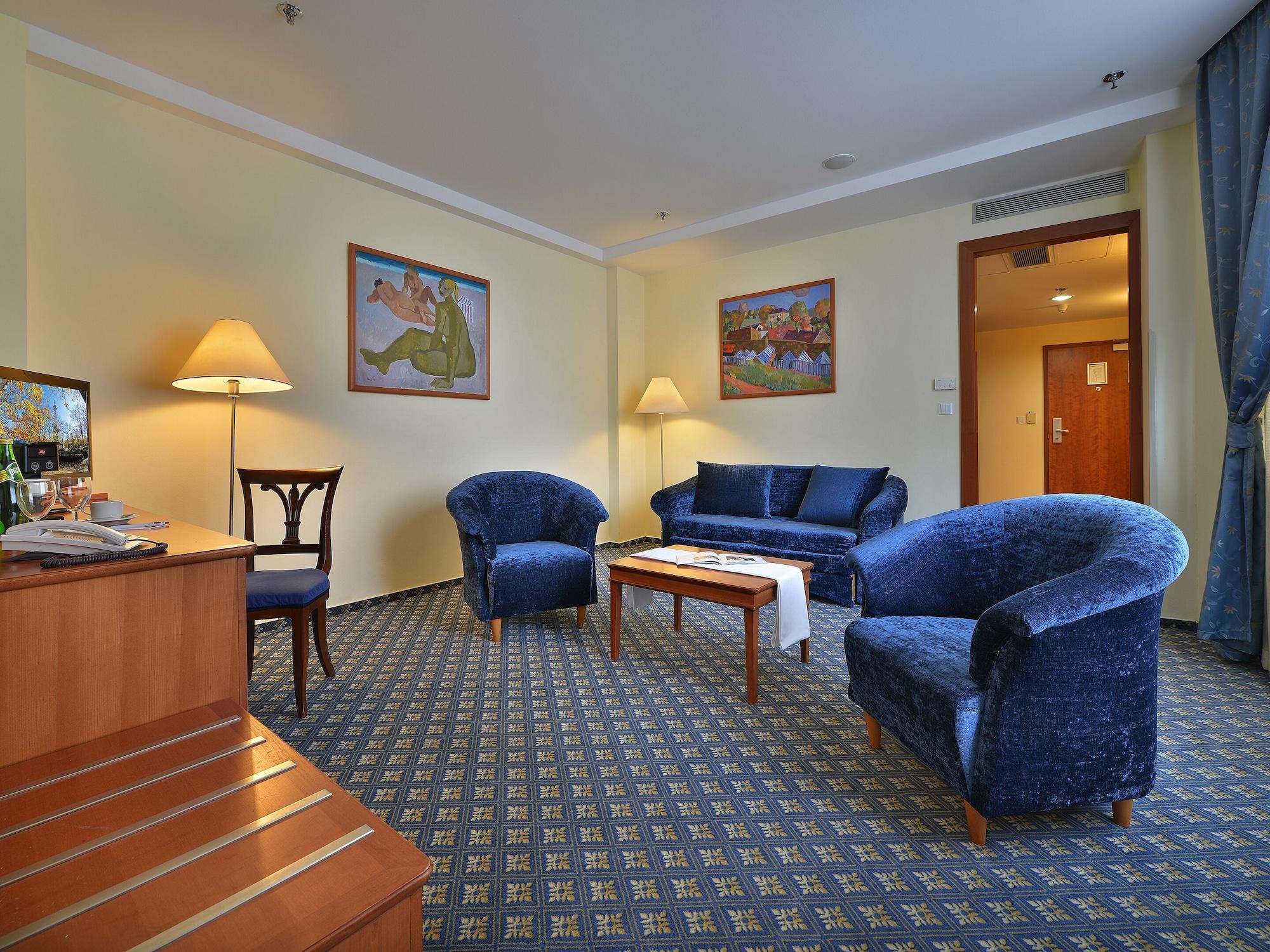 Comodidades del Alojamiento Ramada by Wyndham Prague City Centre