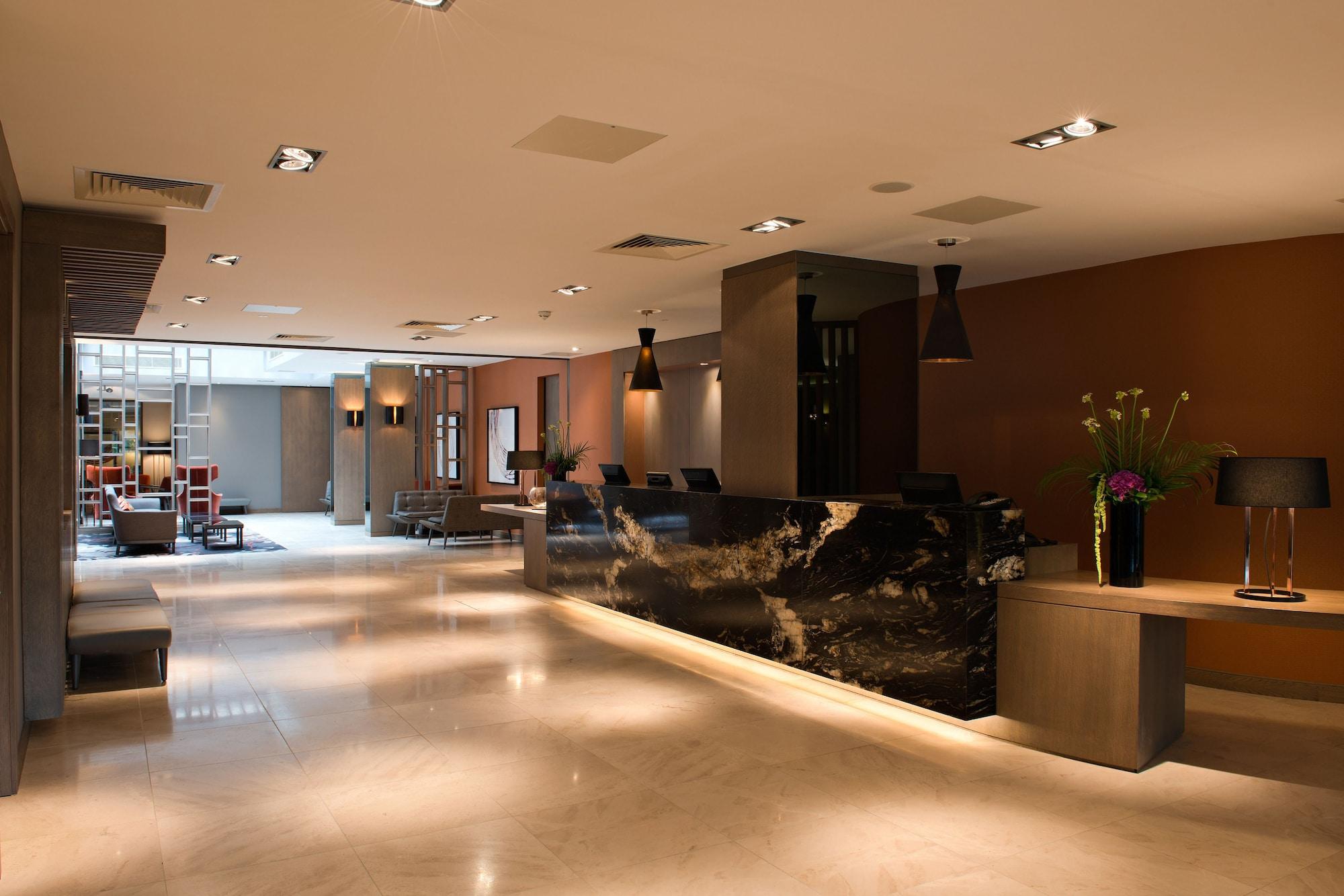 Vista Lobby Clayton Hotel Chiswick