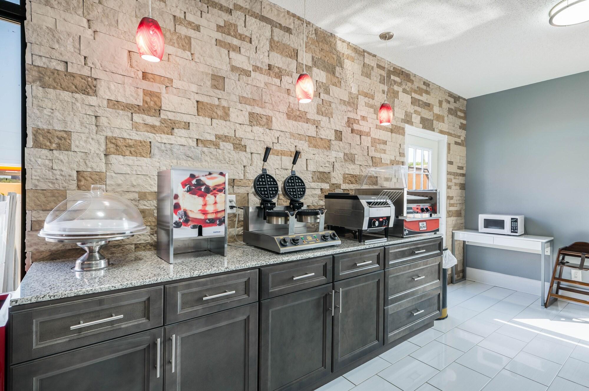 Restaurant Econo Lodge Columbus near Airport