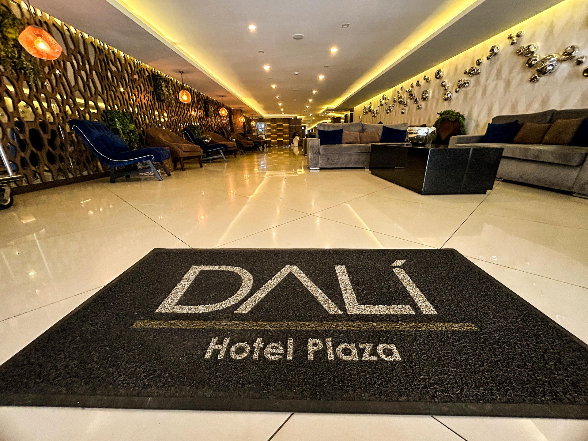 Vista Lobby Hotel Dali Ejecutivo