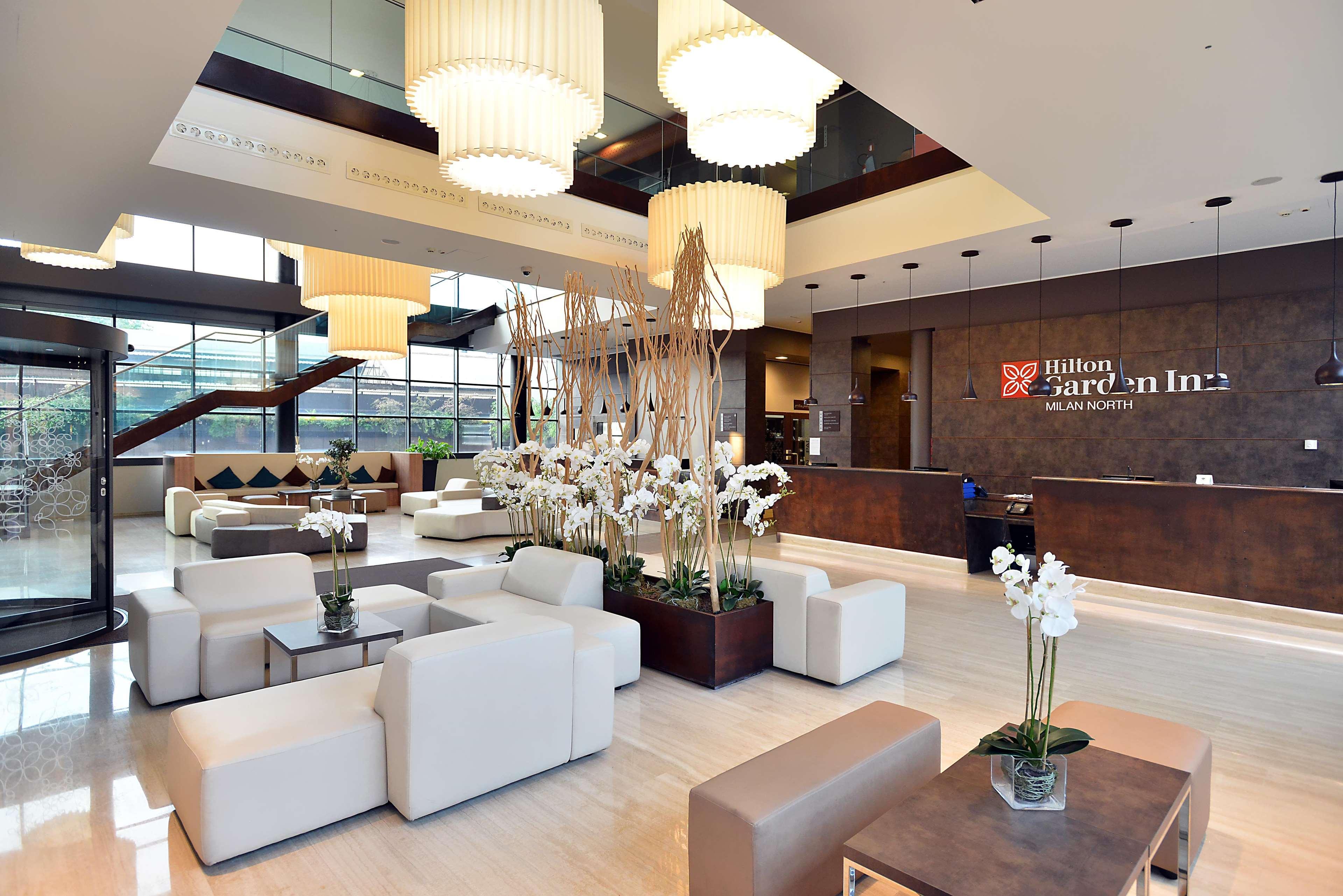 Vista Lobby Hilton Garden Inn Milan North