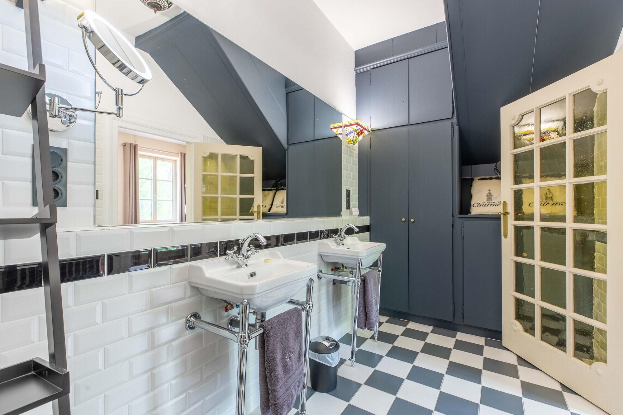 Equipamiento de Habitación Chambres D'hôtes Vichy : Château de Charmeil