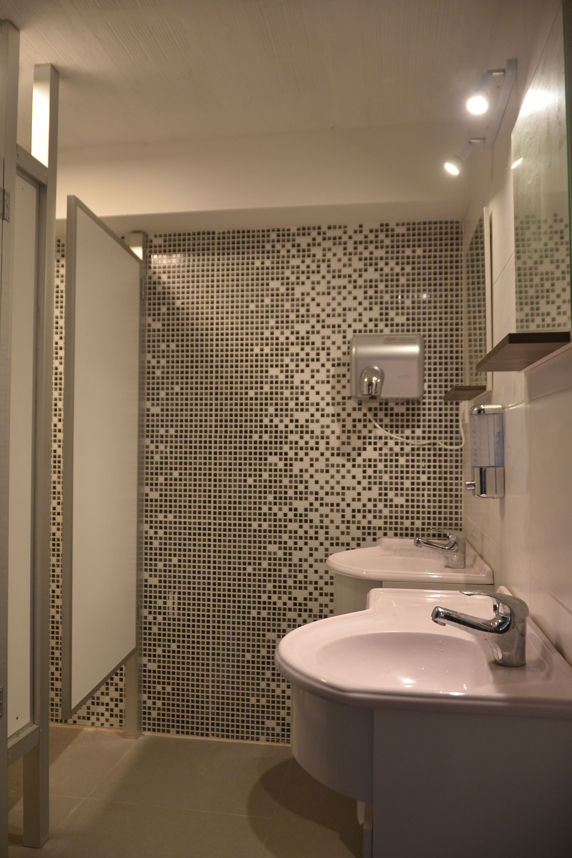 Varios Piano Sur Hostel