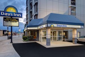Alojamiento - Days Inn by Wyndham Niagara Falls Near The Falls