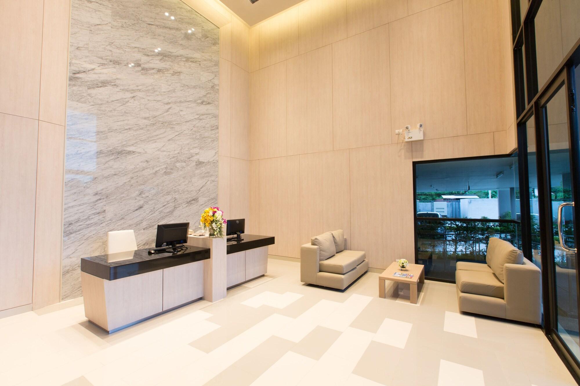 Vista Lobby Sugar Palm Residence