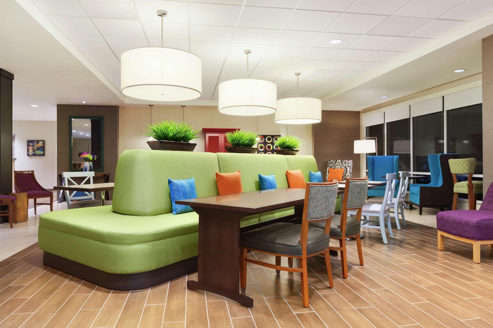 Vista Lobby Home2 Suites by Hilton San Angelo