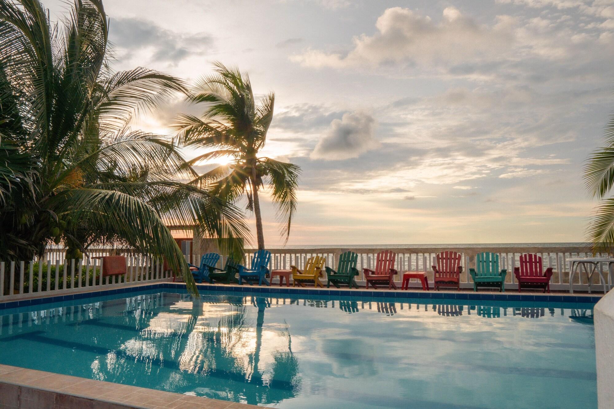 Varios Caribbean Town Tolú