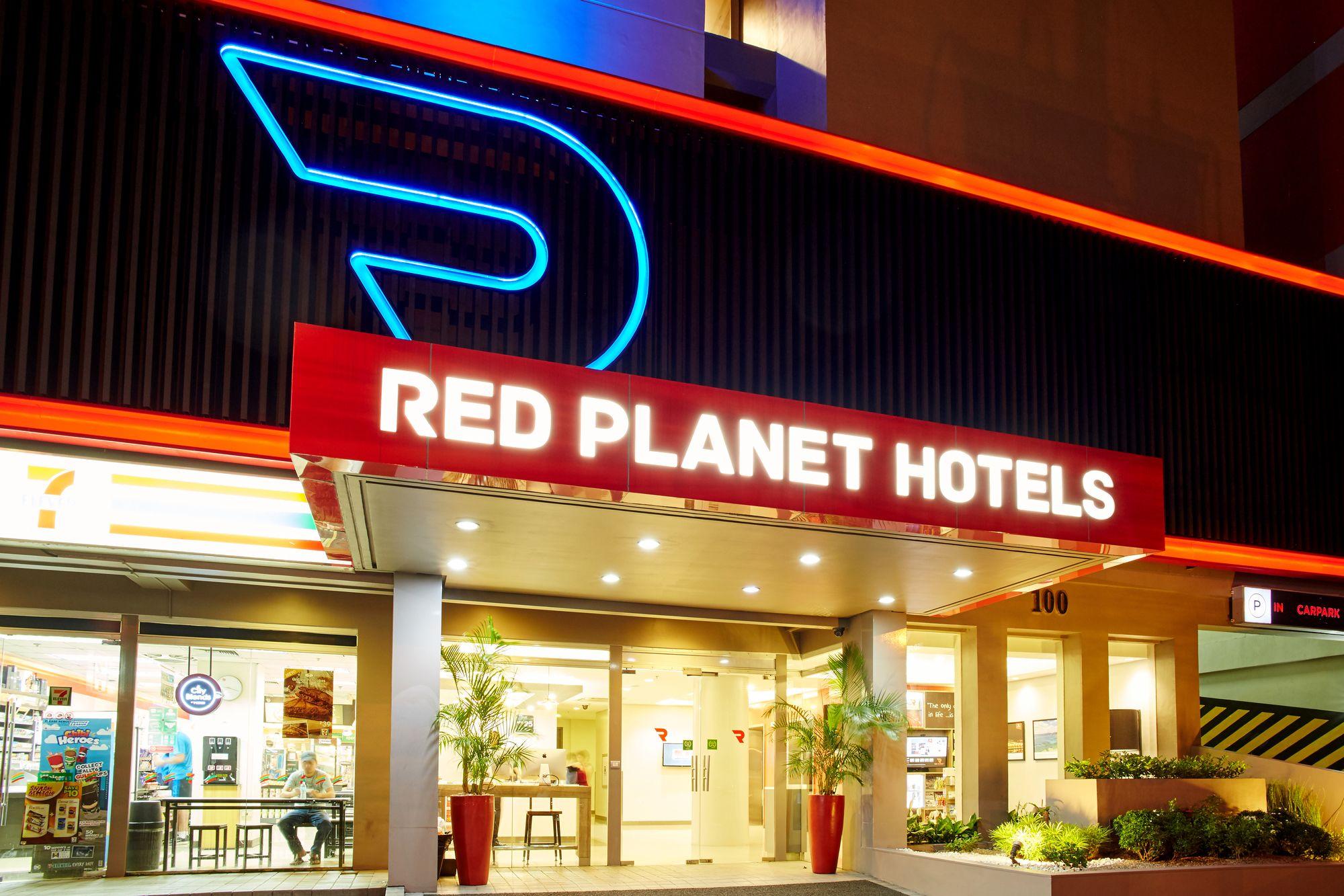 Varios Red Planet Quezon City