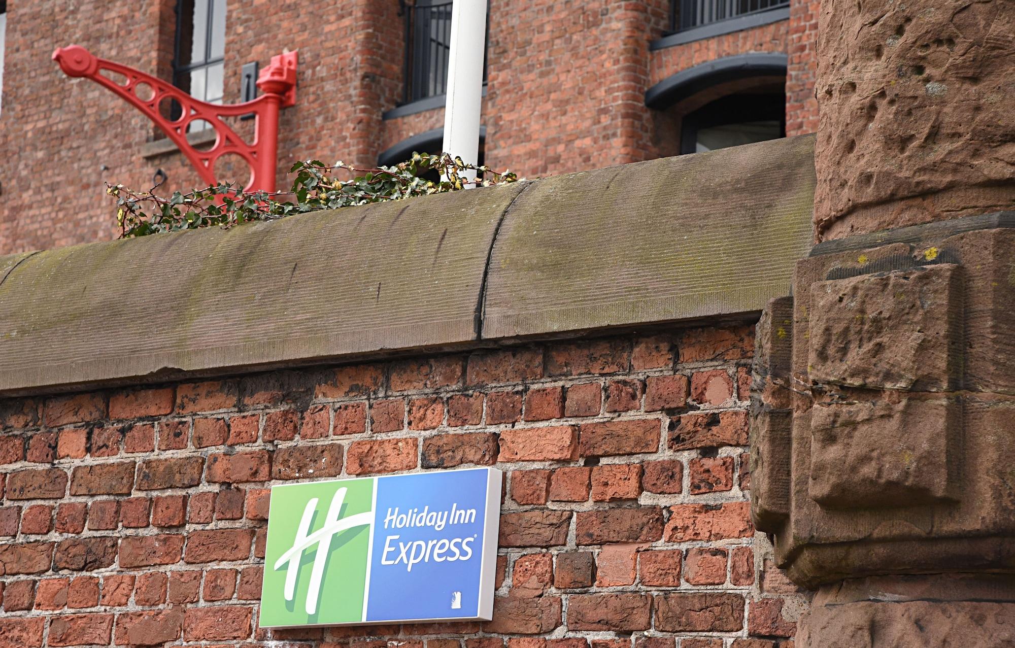 Vista Exterior Holiday Inn Express Albert Dock by IHG