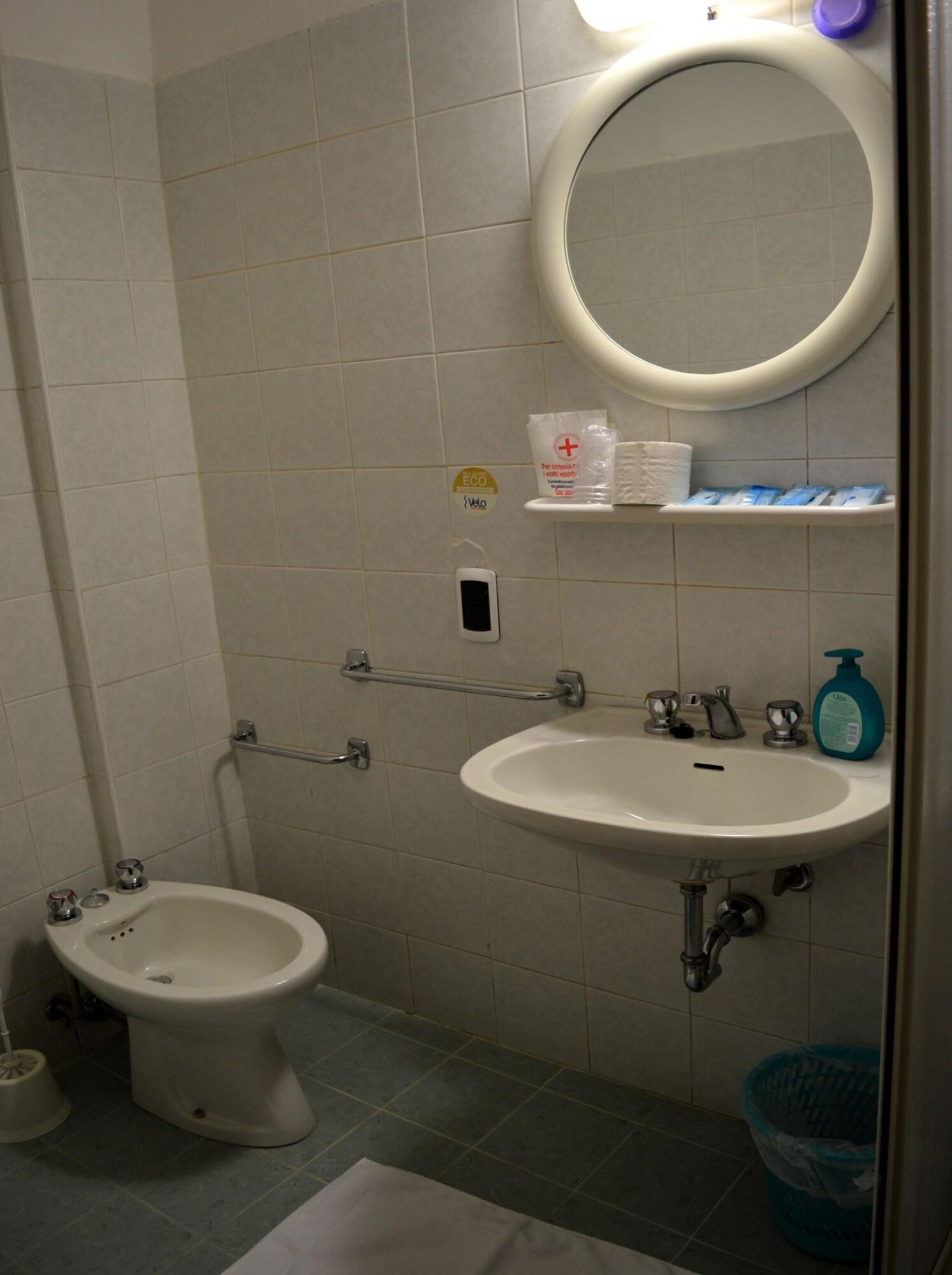 Equipamiento de Habitación Stazione