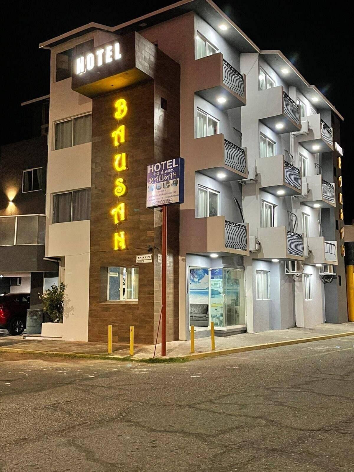 Vista Exterior Hotel Y Suites Bausan
