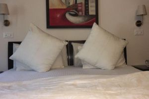 Alquiler Vacacional - Premium 3-bedroom apartment with Air purifiers, AC, WiFi in Green Park Delhi