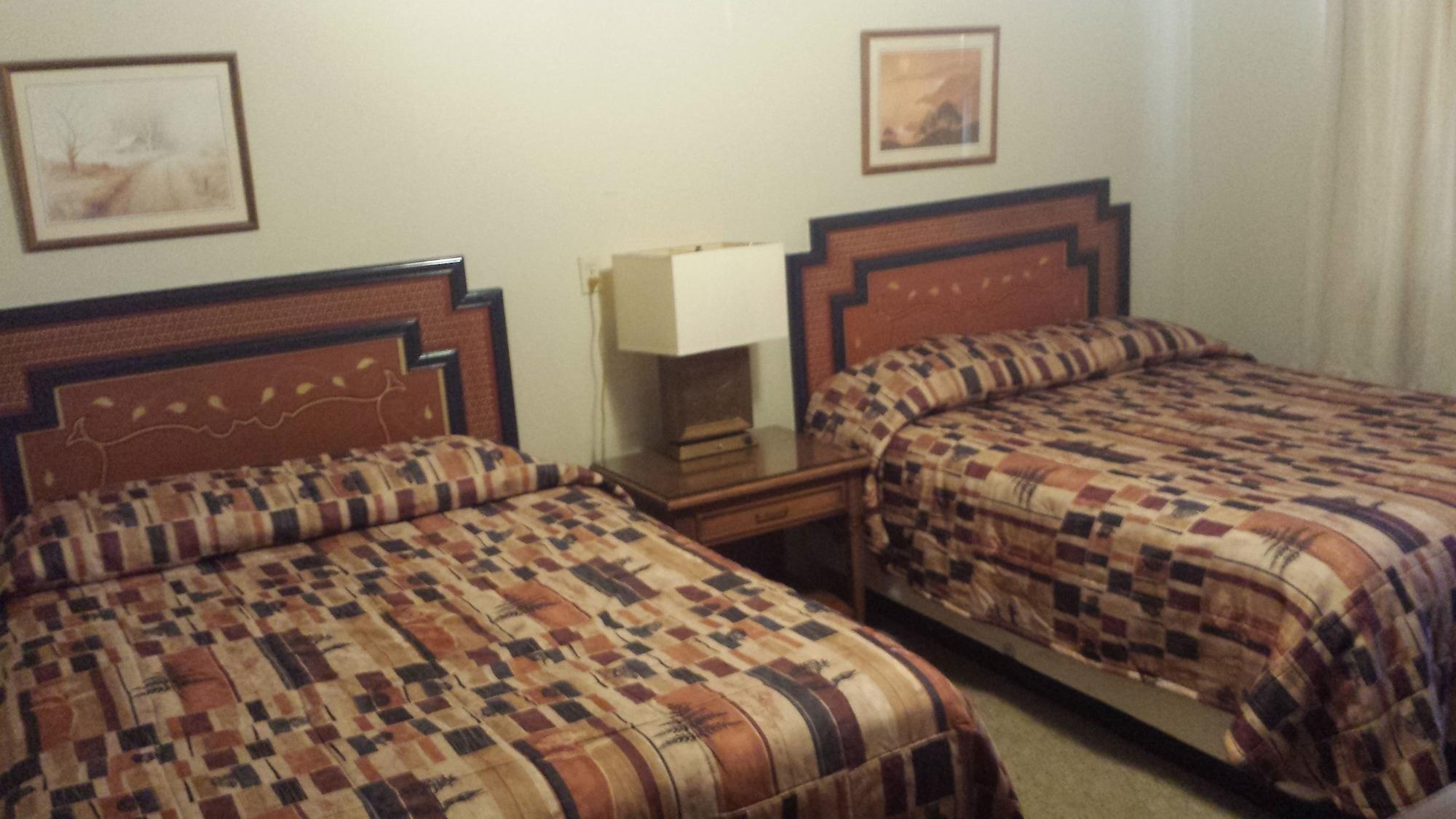 Varios Badlands Hotel and Campground