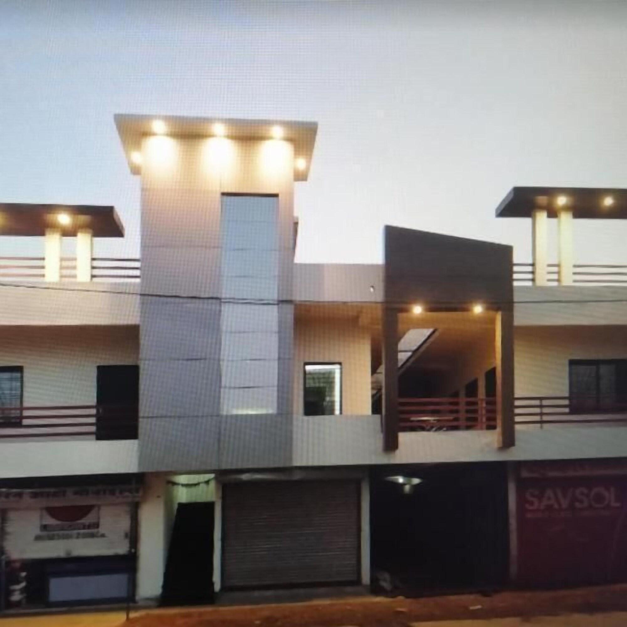 Vista Exterior Hotel Airan Residency