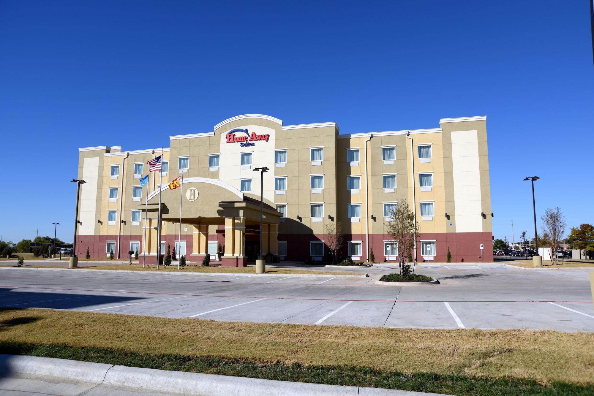 Vista Exterior Home Away Suites