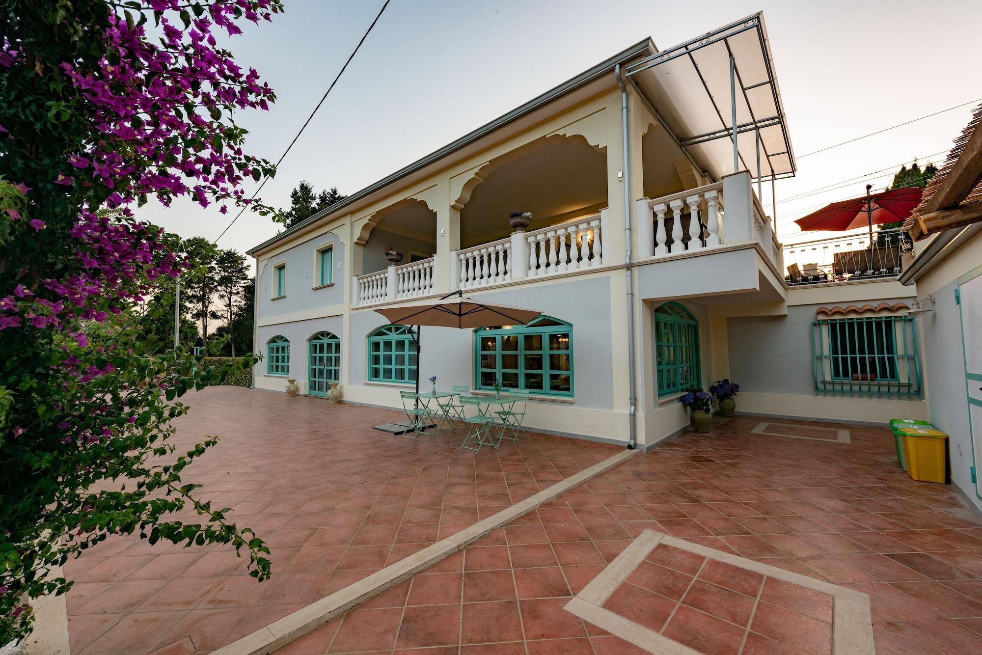 Vista Exterior Villa Primaluce