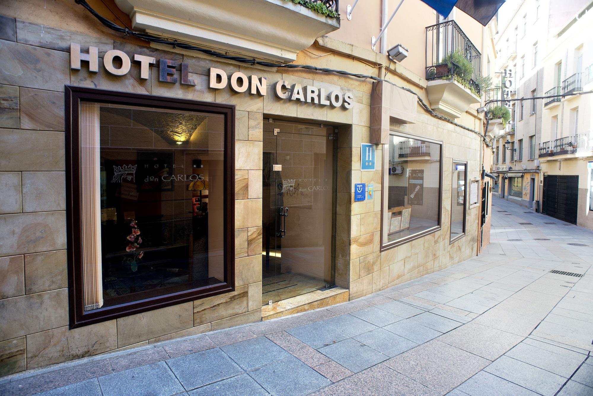 Vista Exterior Don Carlos Cáceres