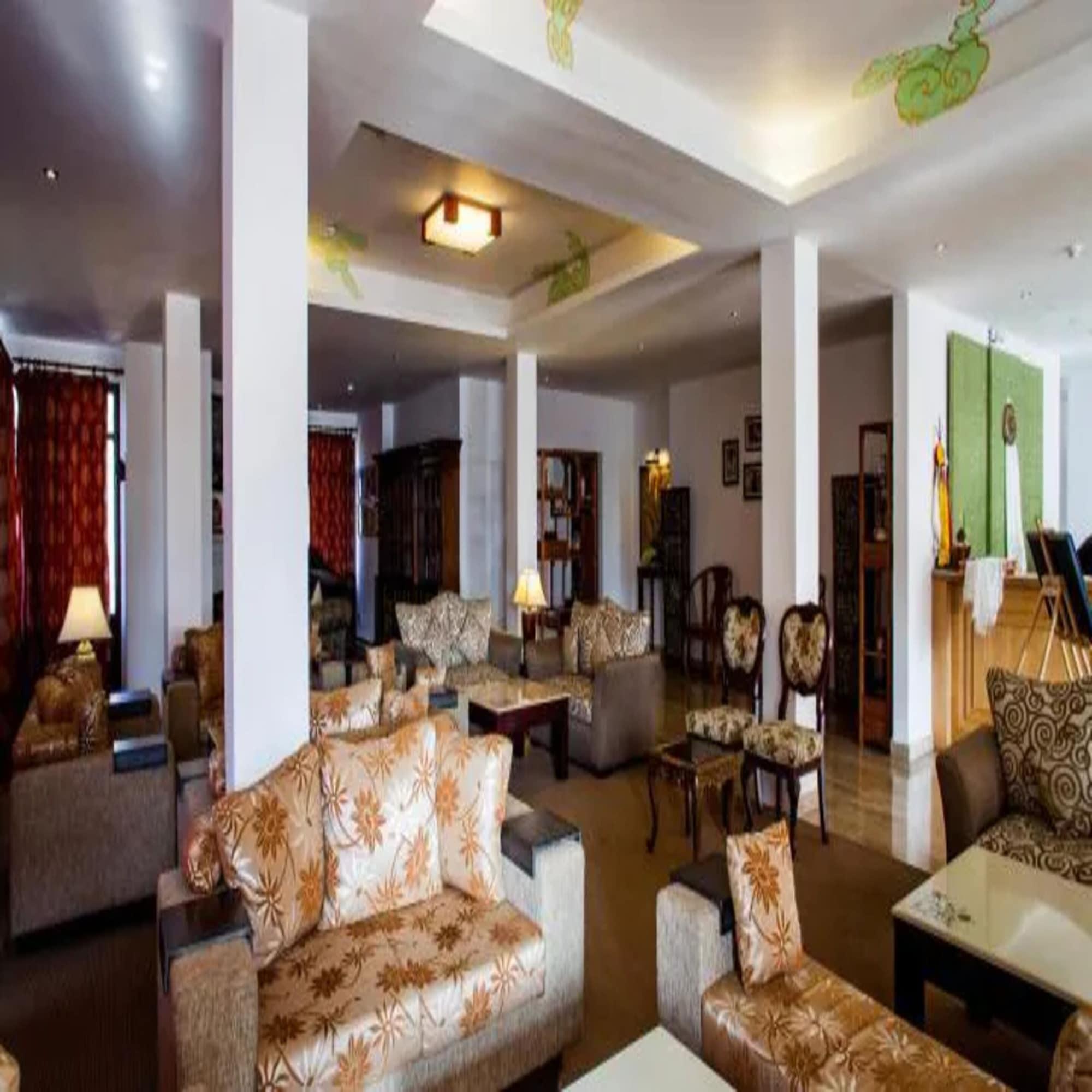 Vista Lobby The Chumbi Mountain Retreat