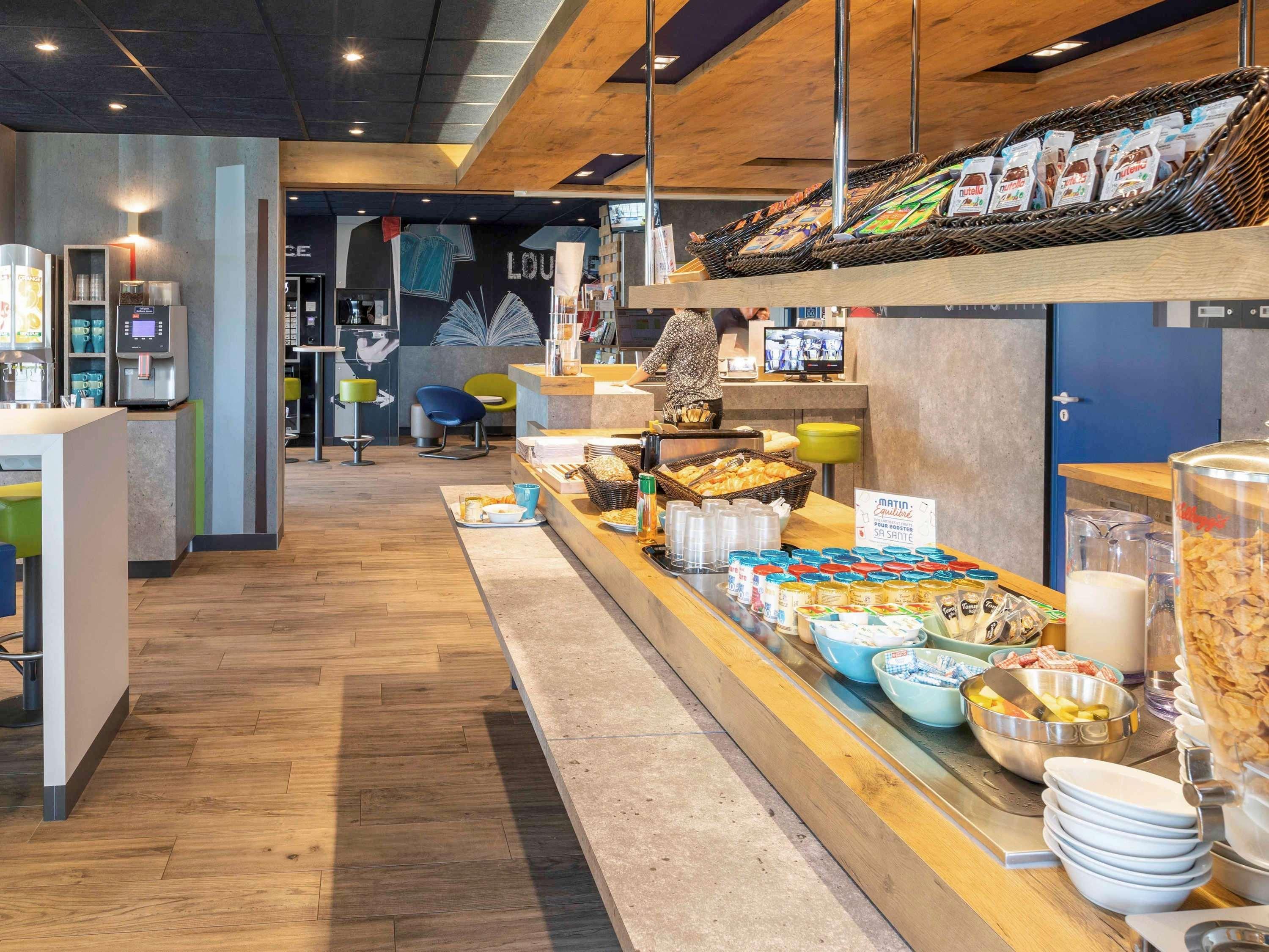 Vista Exterior ibis budget Rennes Route de Lorient