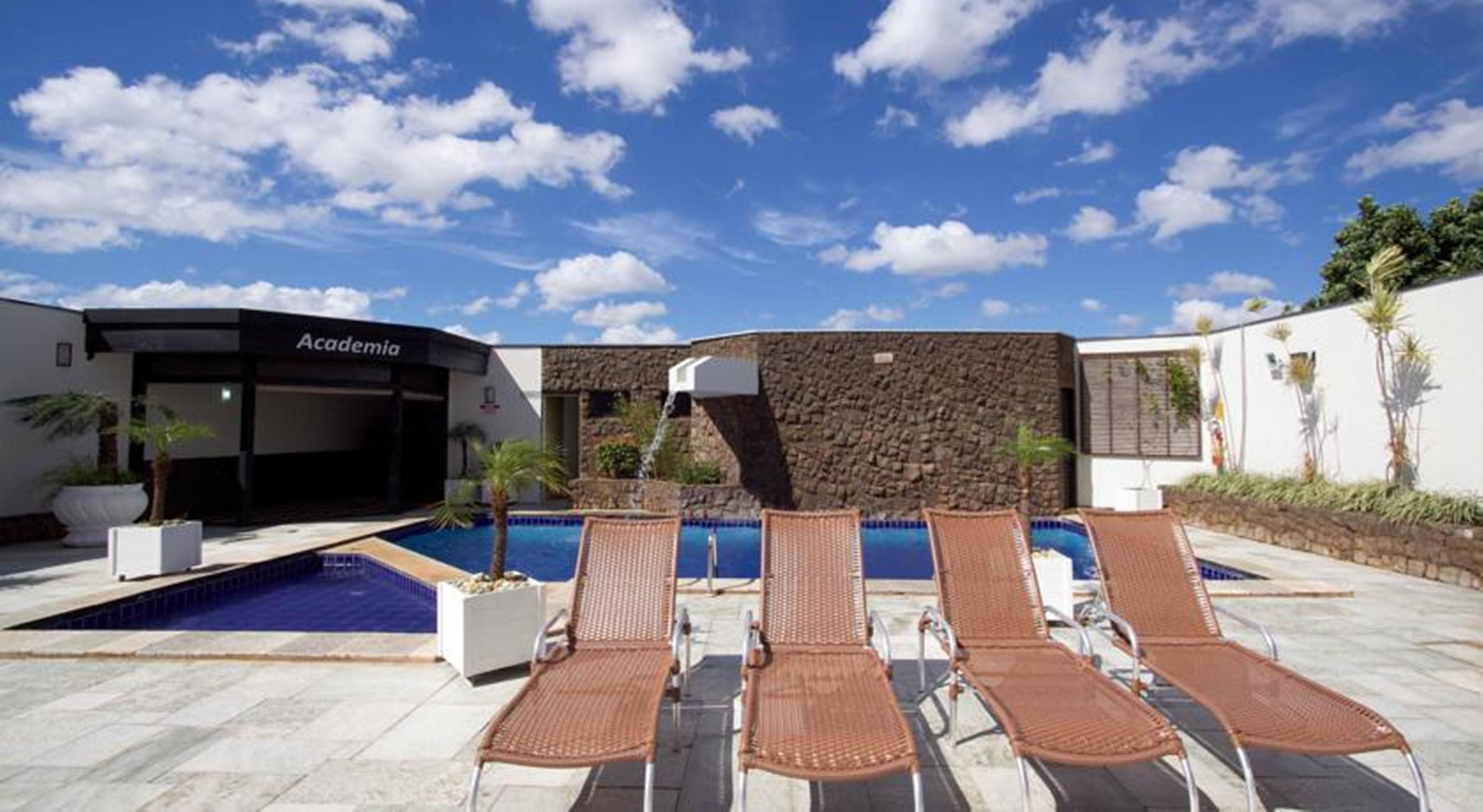 Vista Piscina Bristol Exceler Plaza Hotel
