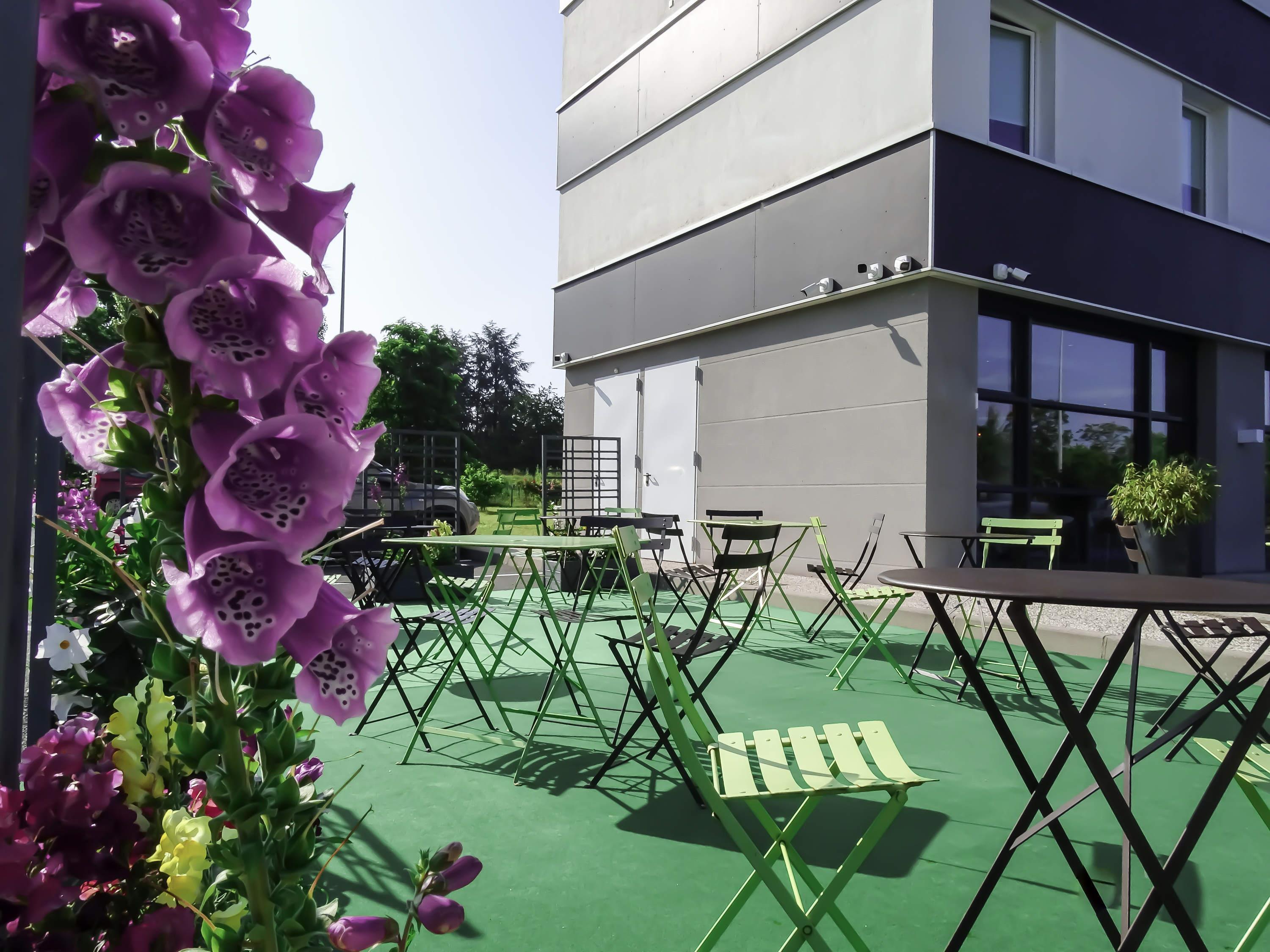 Vista Exterior ibis budget Tours Nord