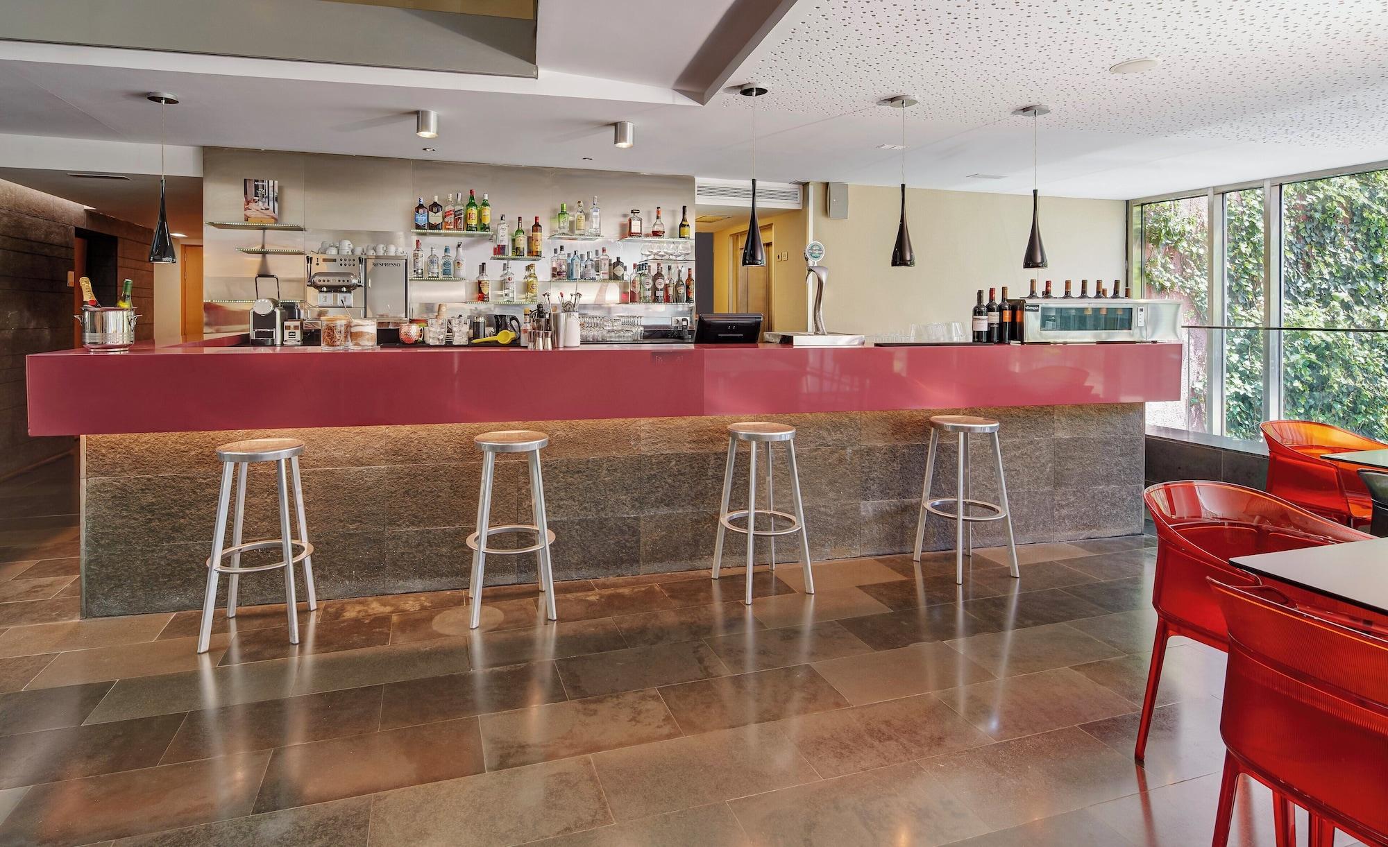 Bar/Salón Sercotel Rosellon
