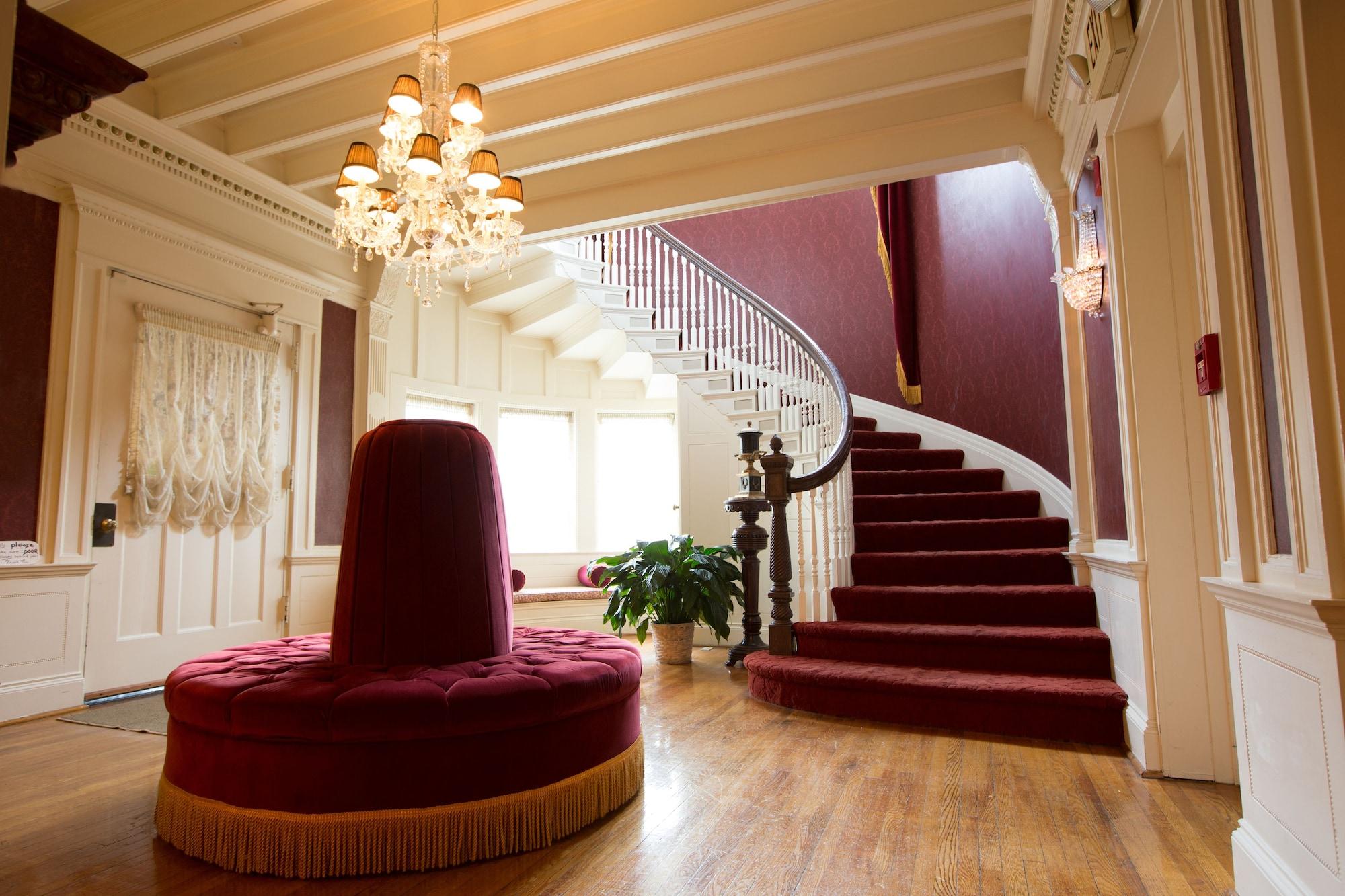 Varios Boggs Mansion