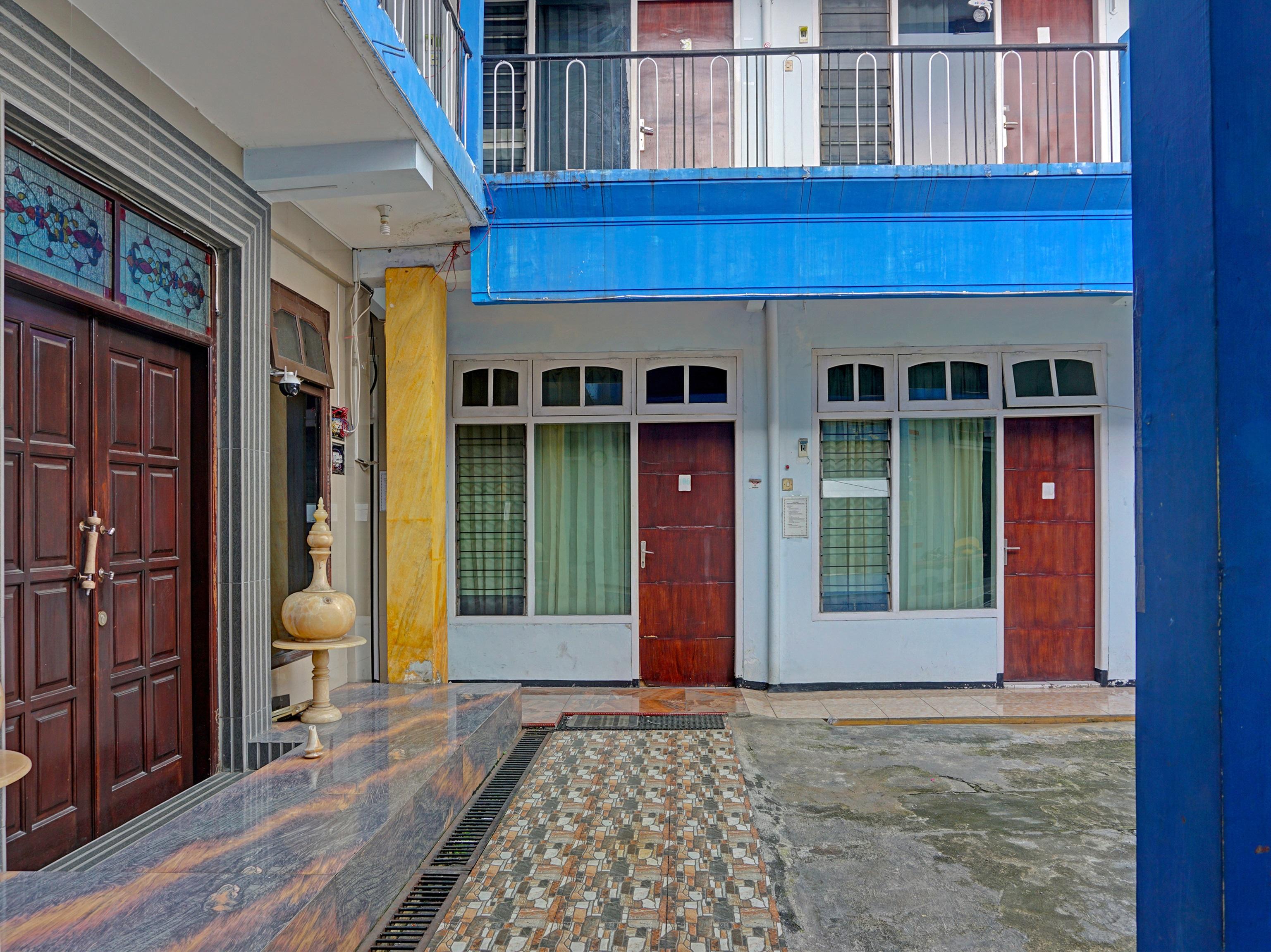 Vista Exterior SPOT ON 1711 Serayu Sumbersari Residence
