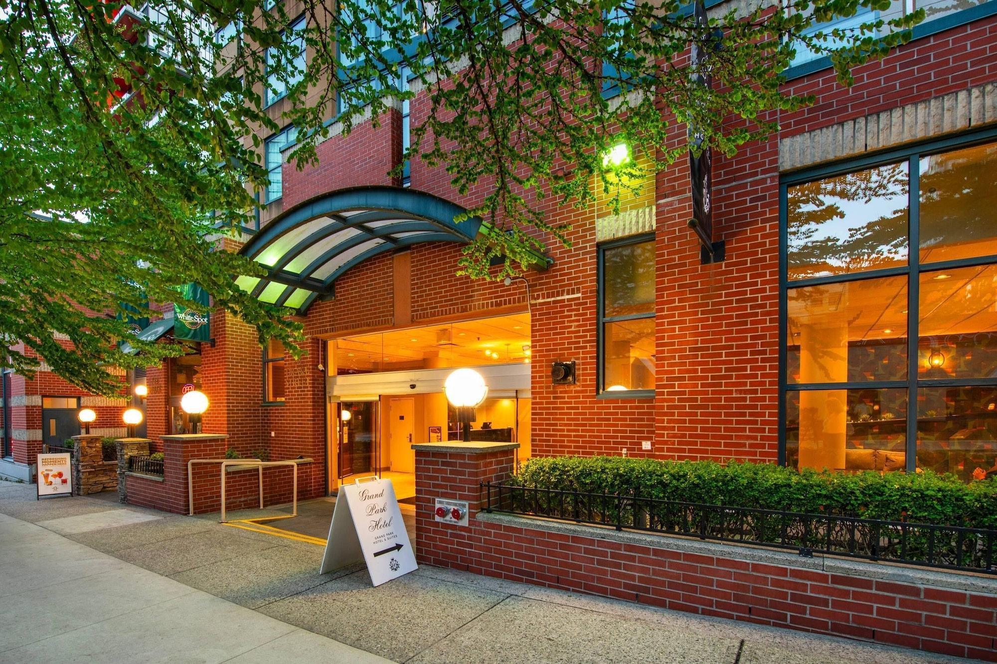 Vista Exterior Grand Park Hotel & Suites Downtown Vancouver, an Ascend Collection Hotel