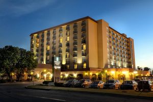 Alojamiento - Embassy Suites by Hilton Tulsa I-44
