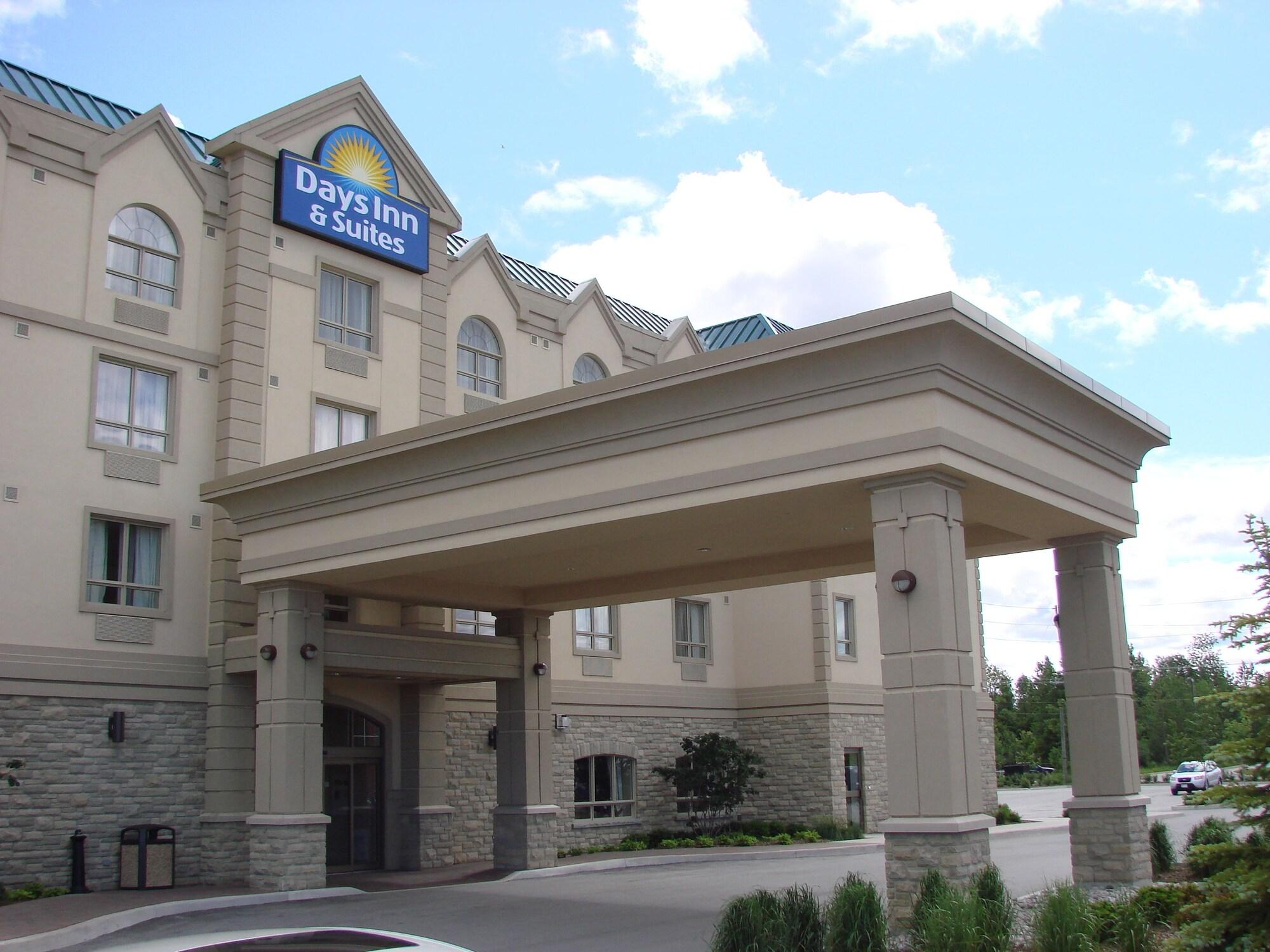Vista Exterior Days Inn & Suites by Wyndham Collingwood