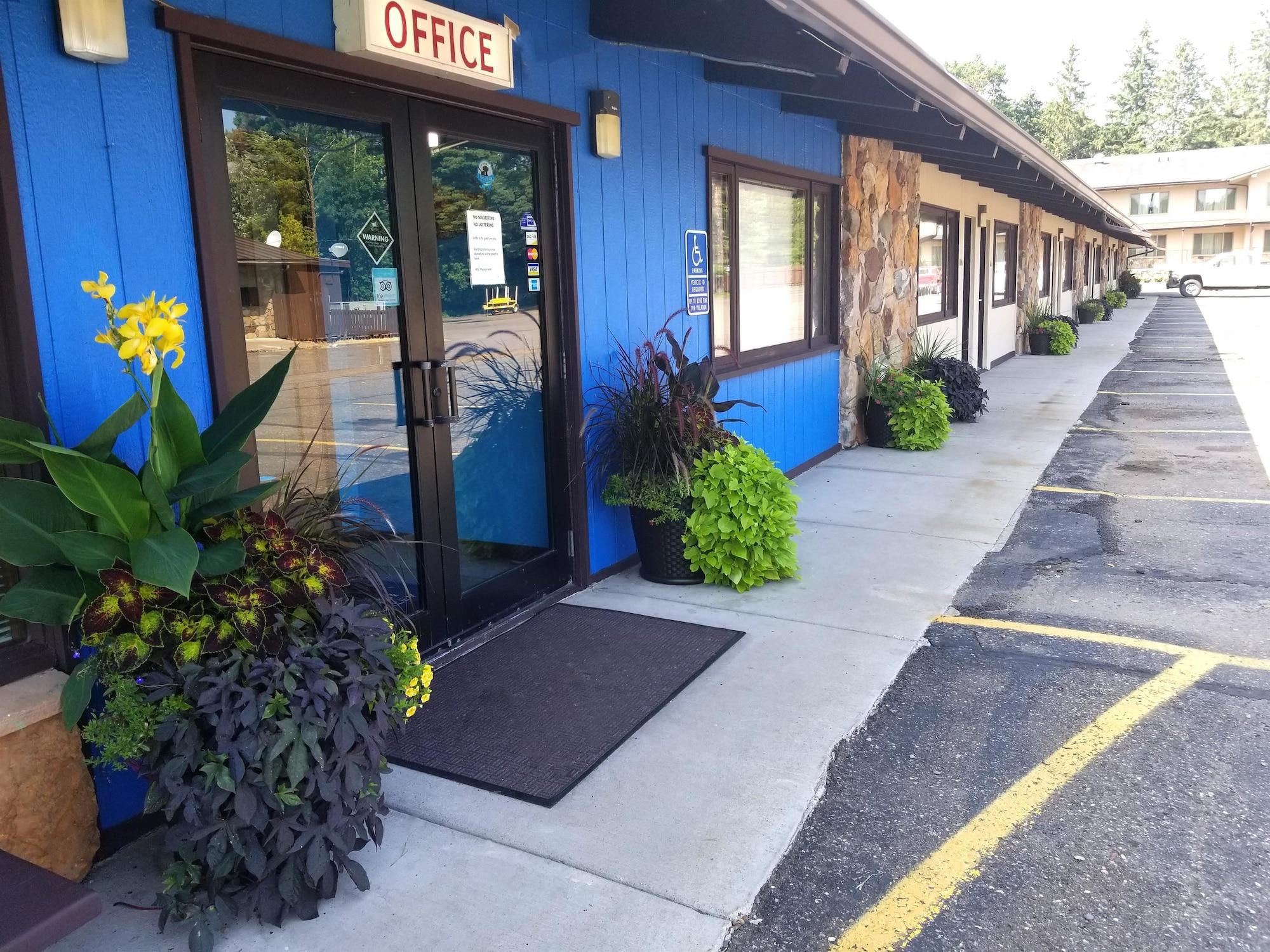 Vista Exterior Americas Best Value Inn Hinckley