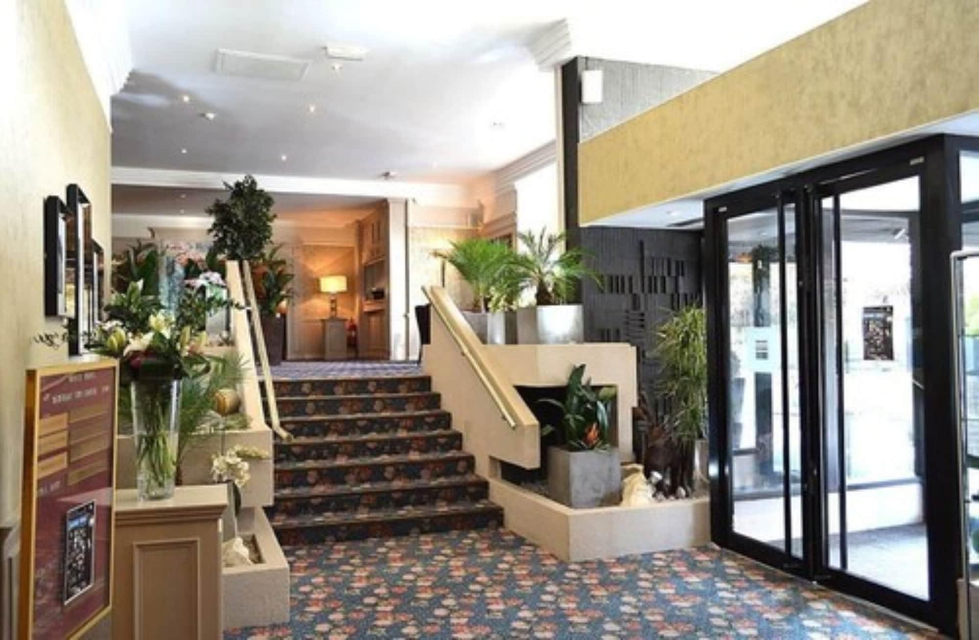 Vista Lobby The Bruce Hotel