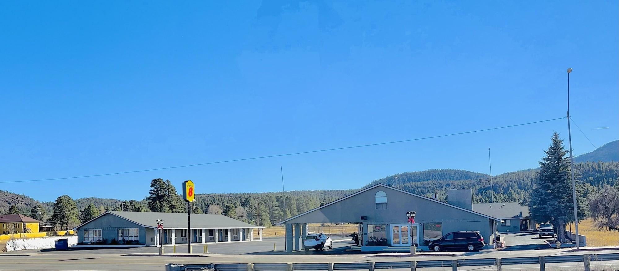 Vista Exterior Super 8 by Wyndham Williams West Route 66/Grand Canyon Area