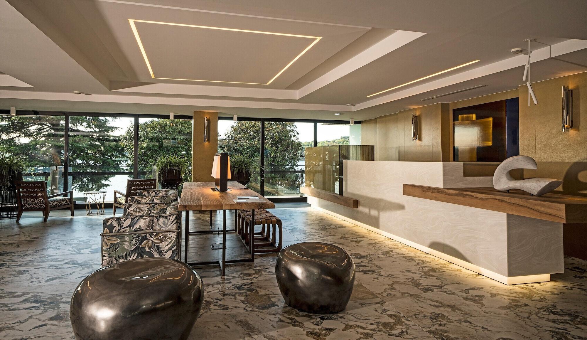 Vista Lobby Hotel Salo' du Parc