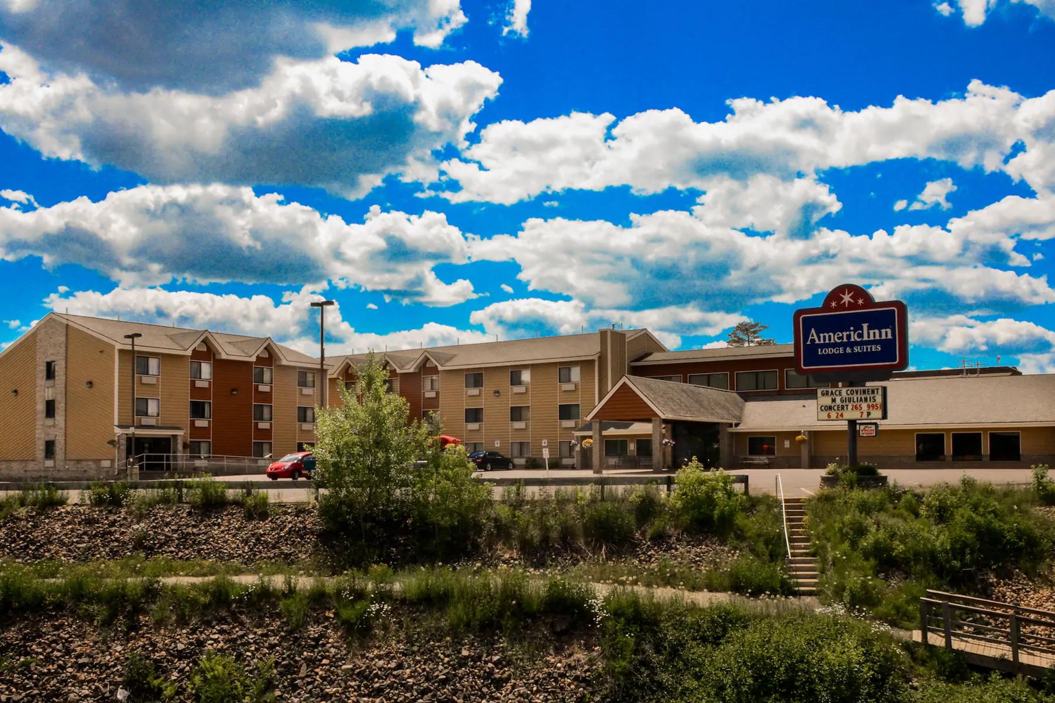 Vista Exterior AmericInn by Wyndham Iron River