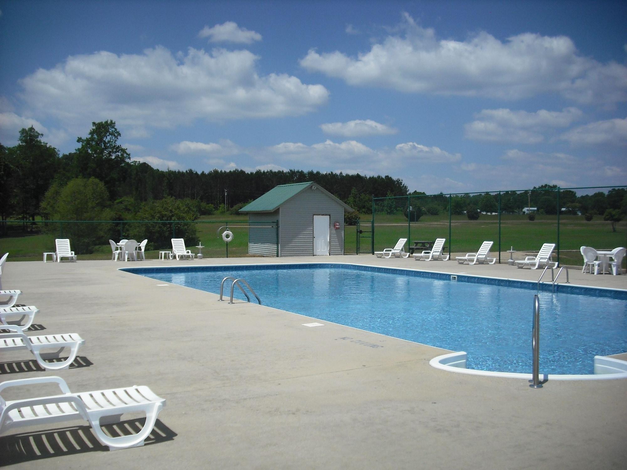Varios Hidden Cove RV Resort