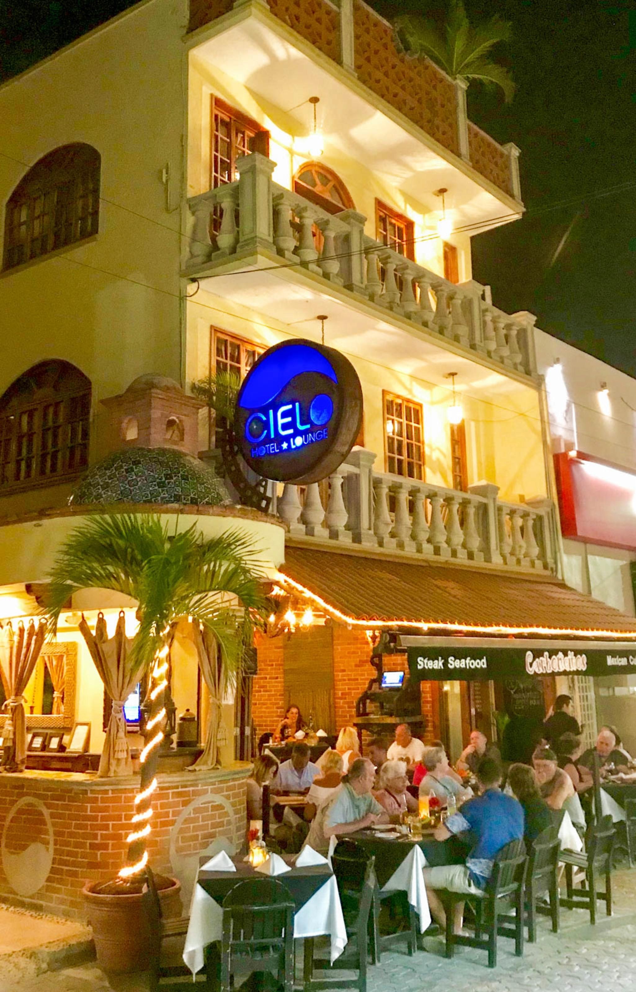 Vista Lobby Hotel Cielo