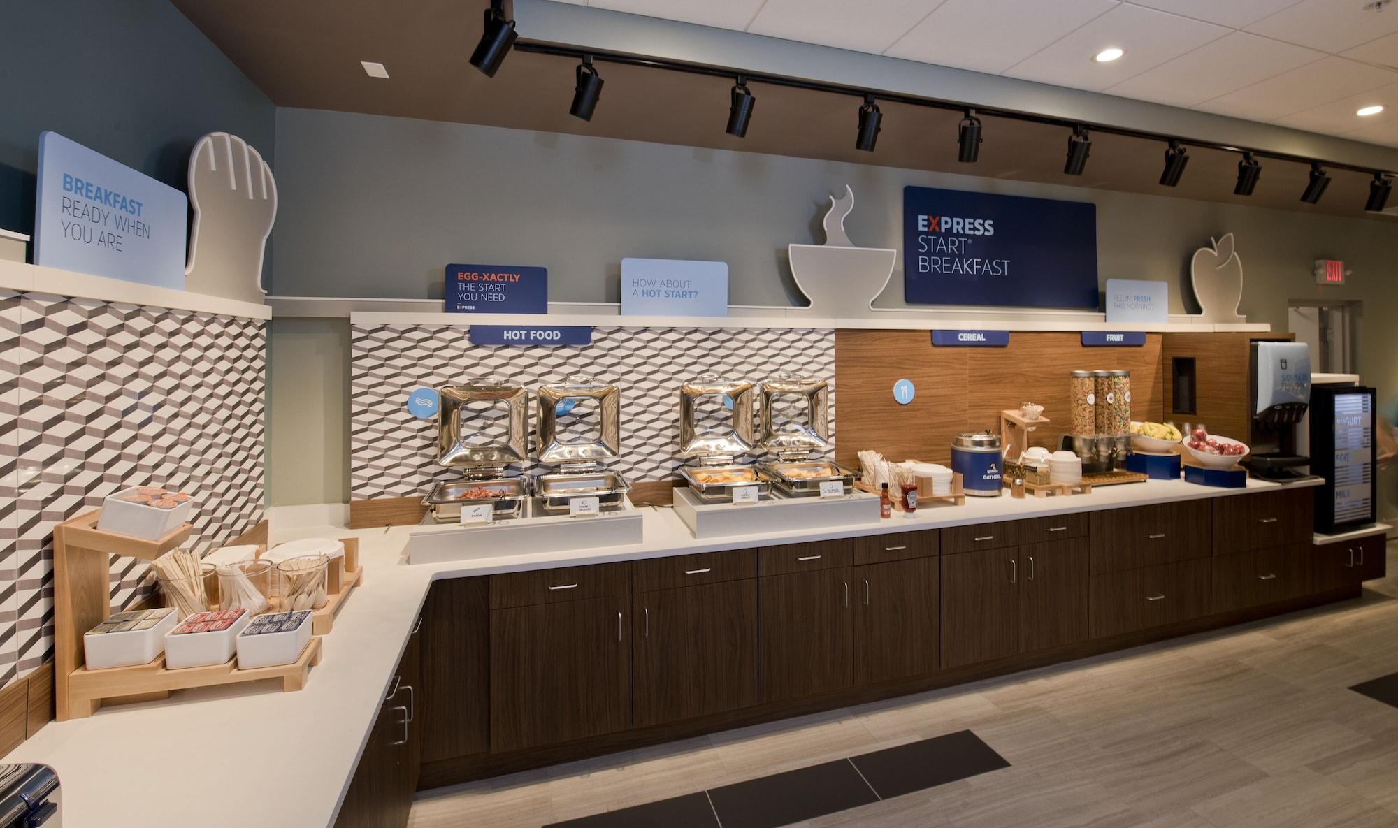 Restaurant Holiday Inn Express & Suites - Orlando - Southeast by IHG