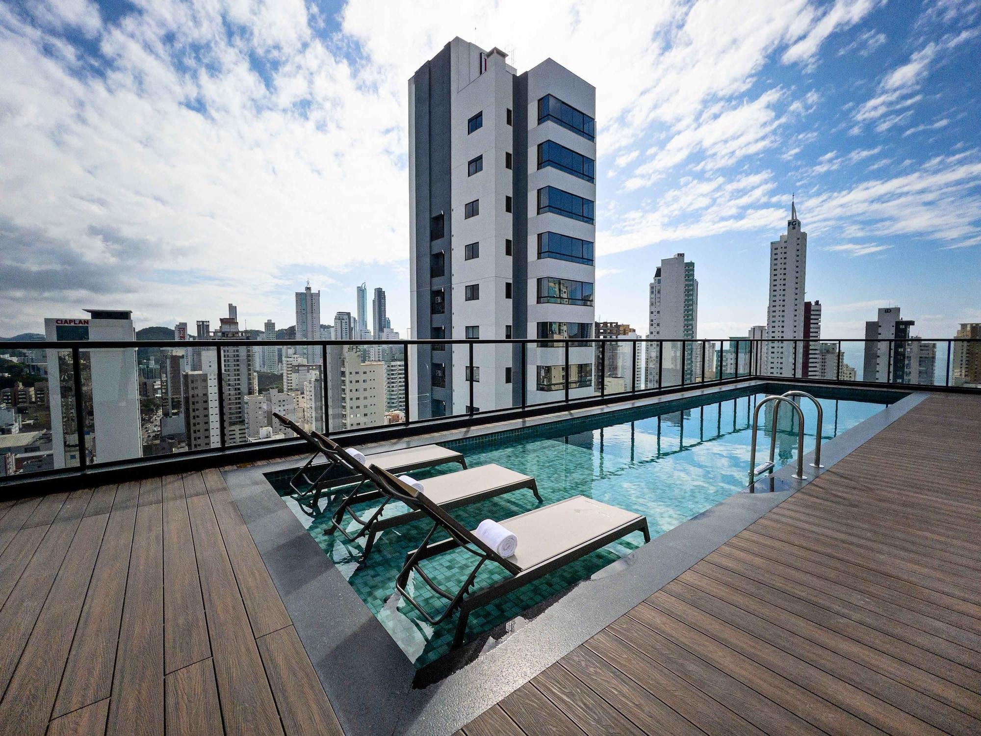 Varios Ibis budget Camboriú
