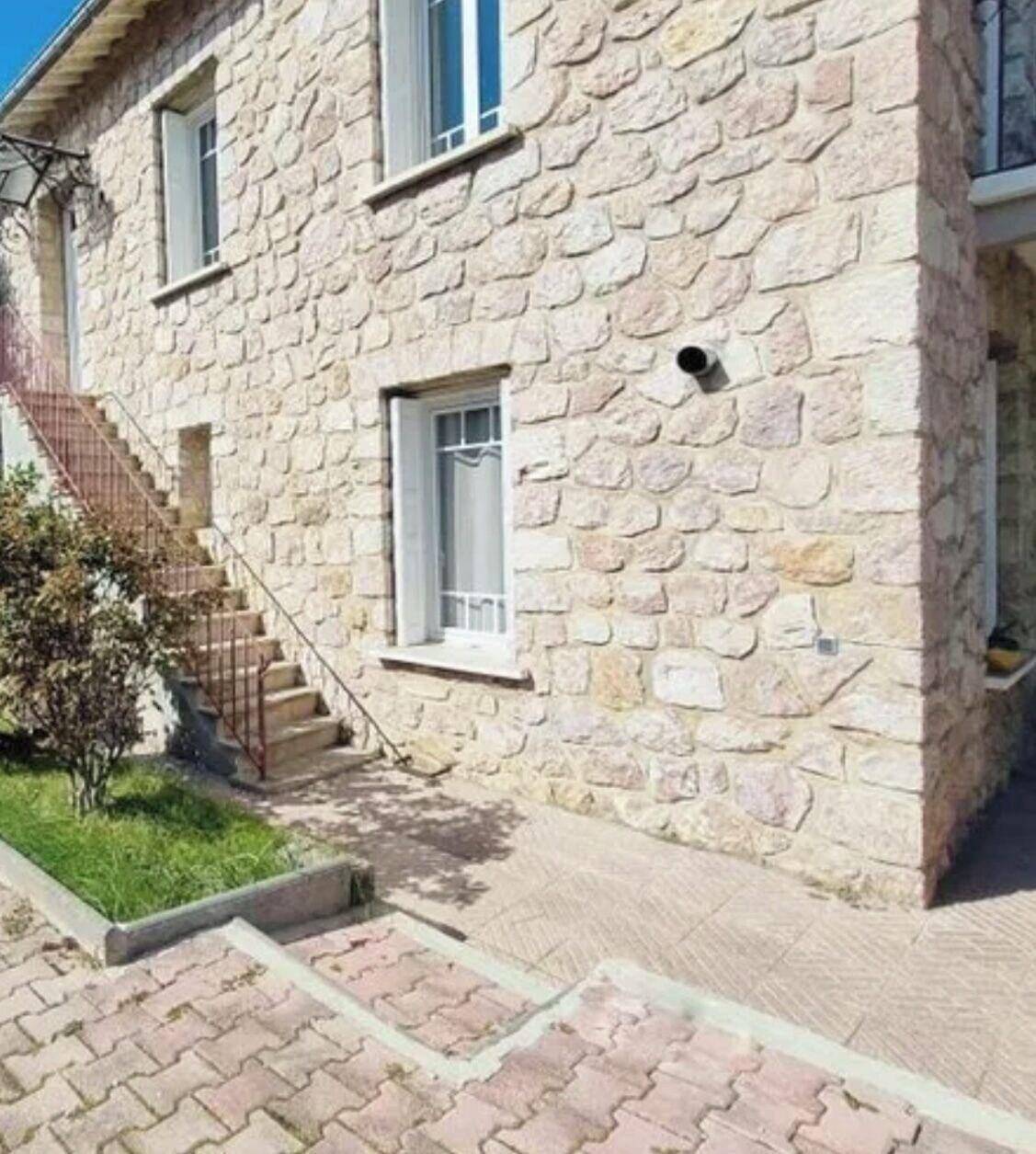 Varios les chambres de Saint Michel