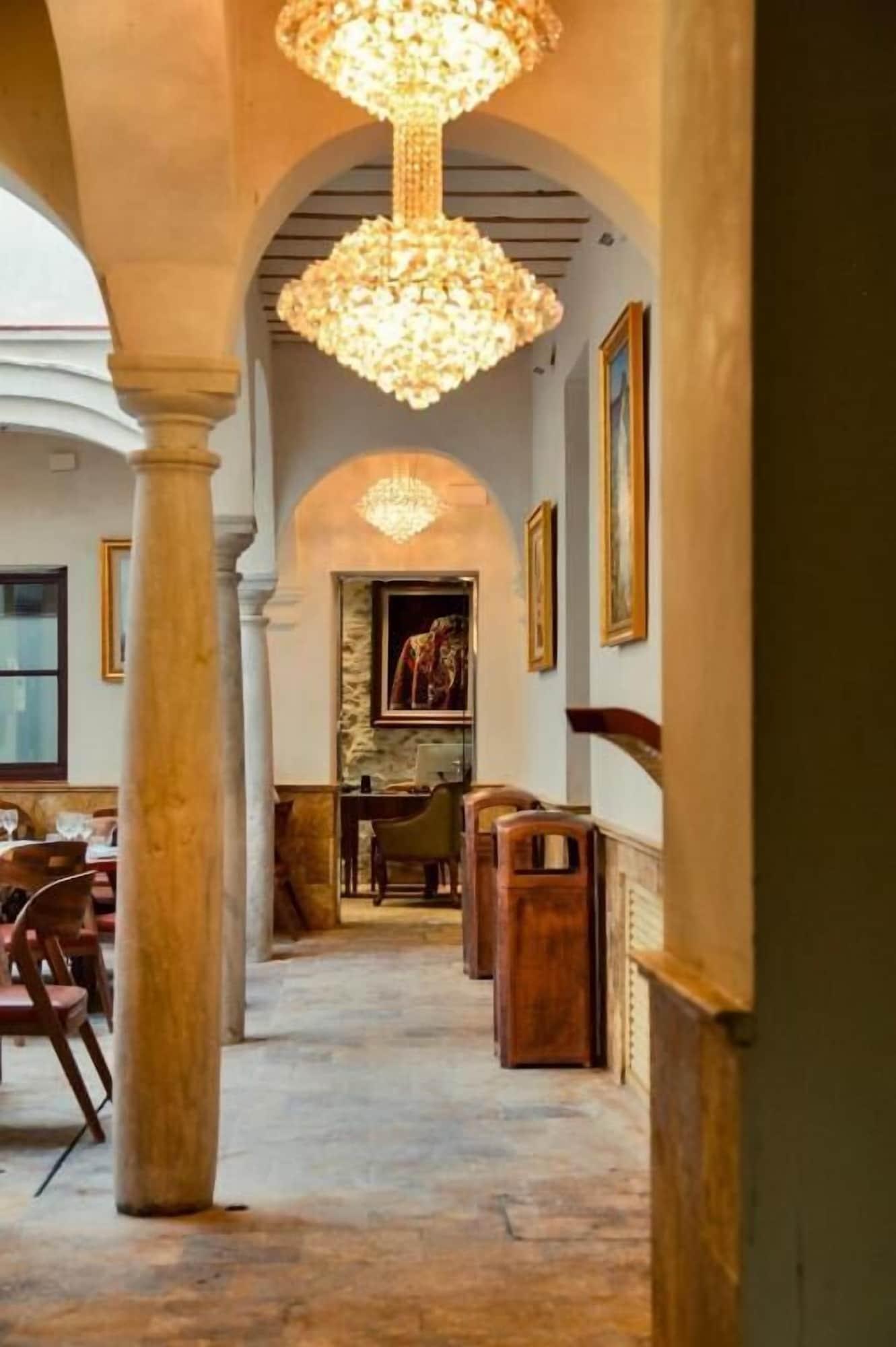 Varios Hotel Boutique Anahita