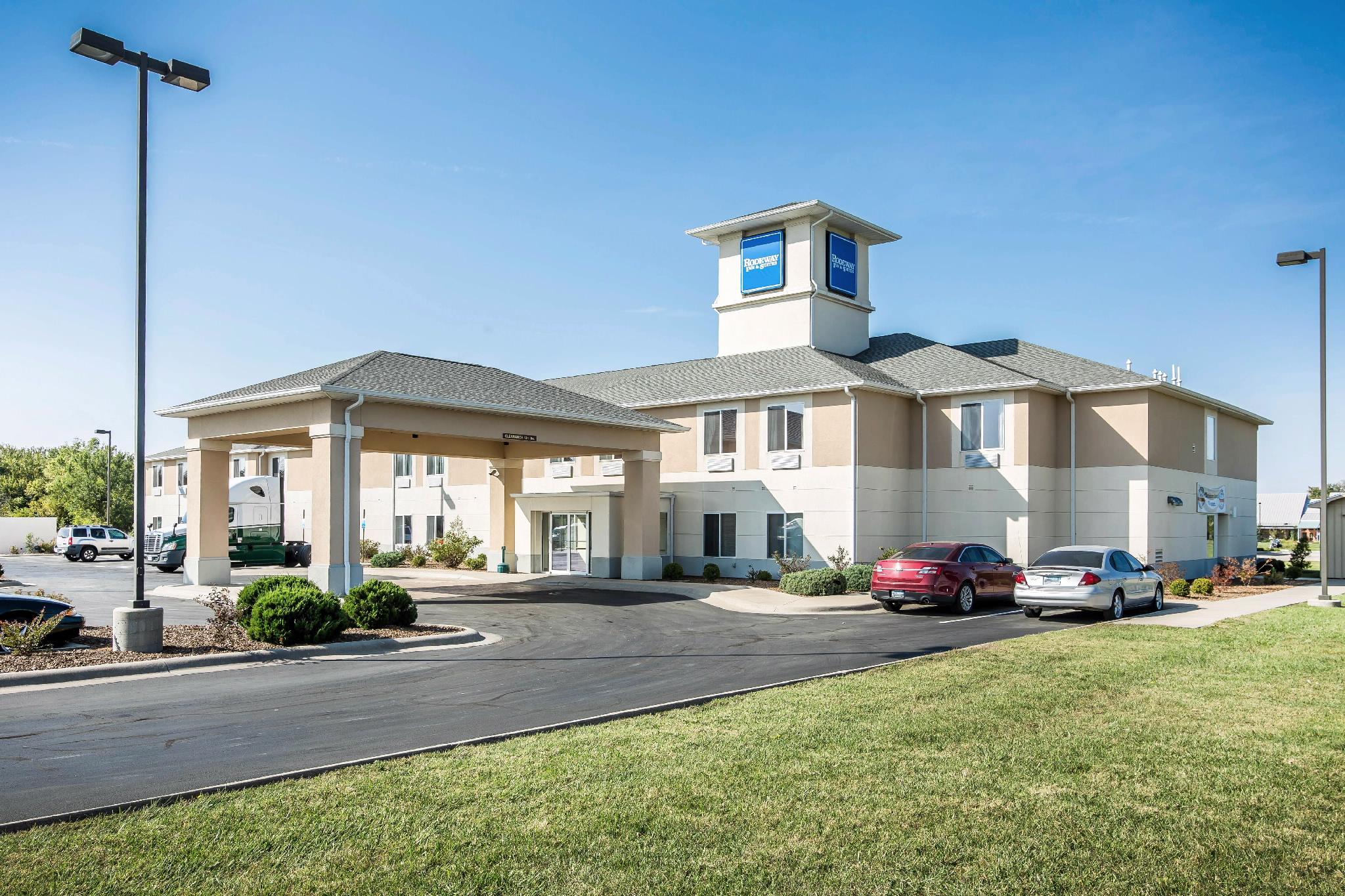 Vista Exterior Quality Inn Parsons North