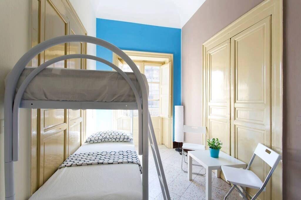 Varios Sunshine Hostel