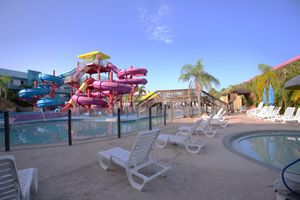 Alojamiento - Ramada by Wyndham Hotel & Water Park