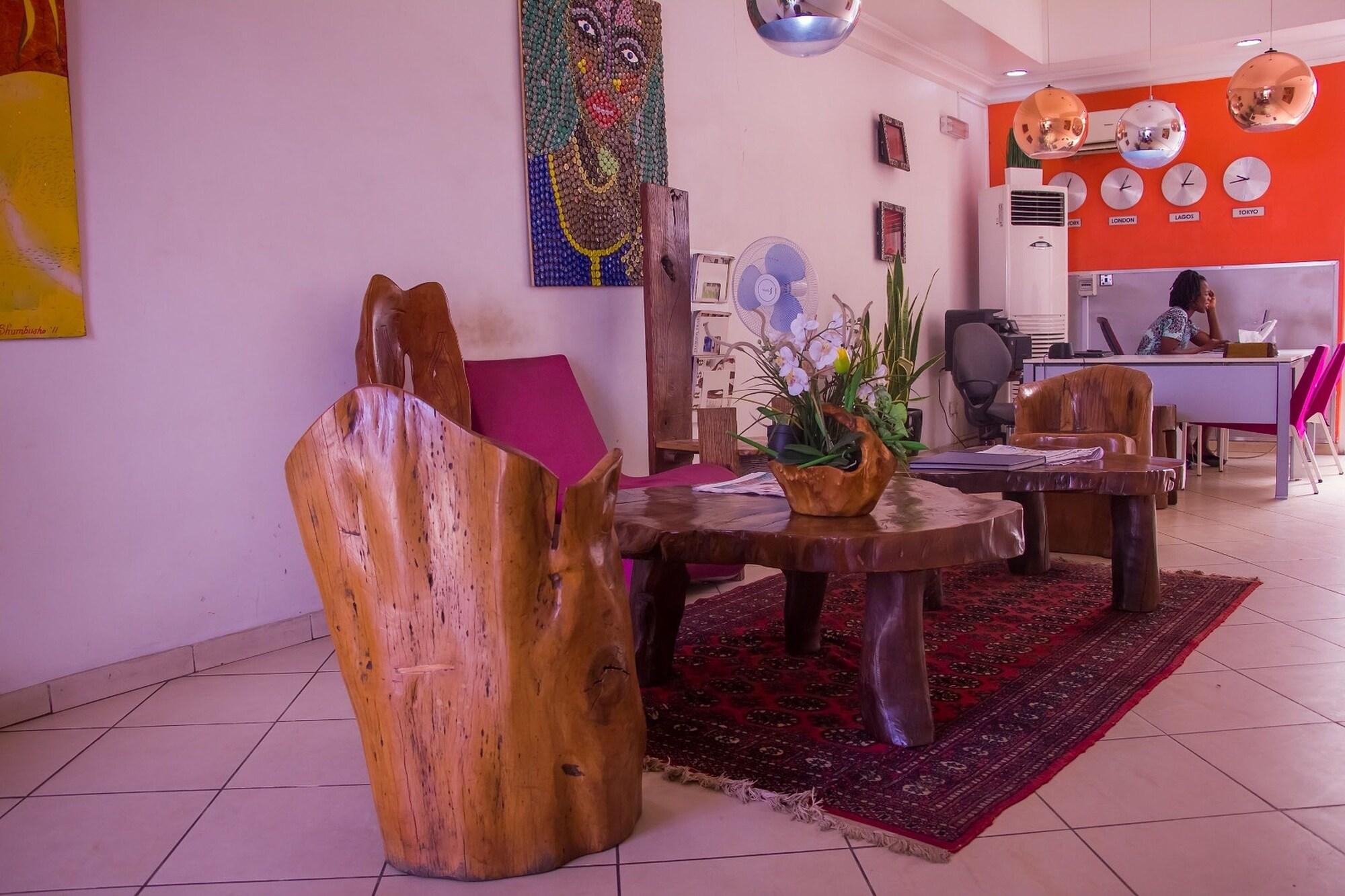 Vista Lobby Nne-eka Residence and Spa