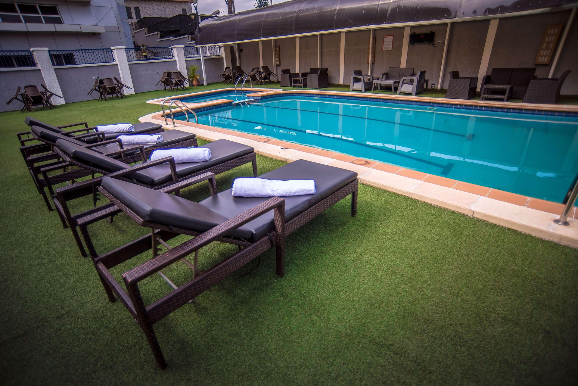 Vista Piscina Best Western Plus Enugu