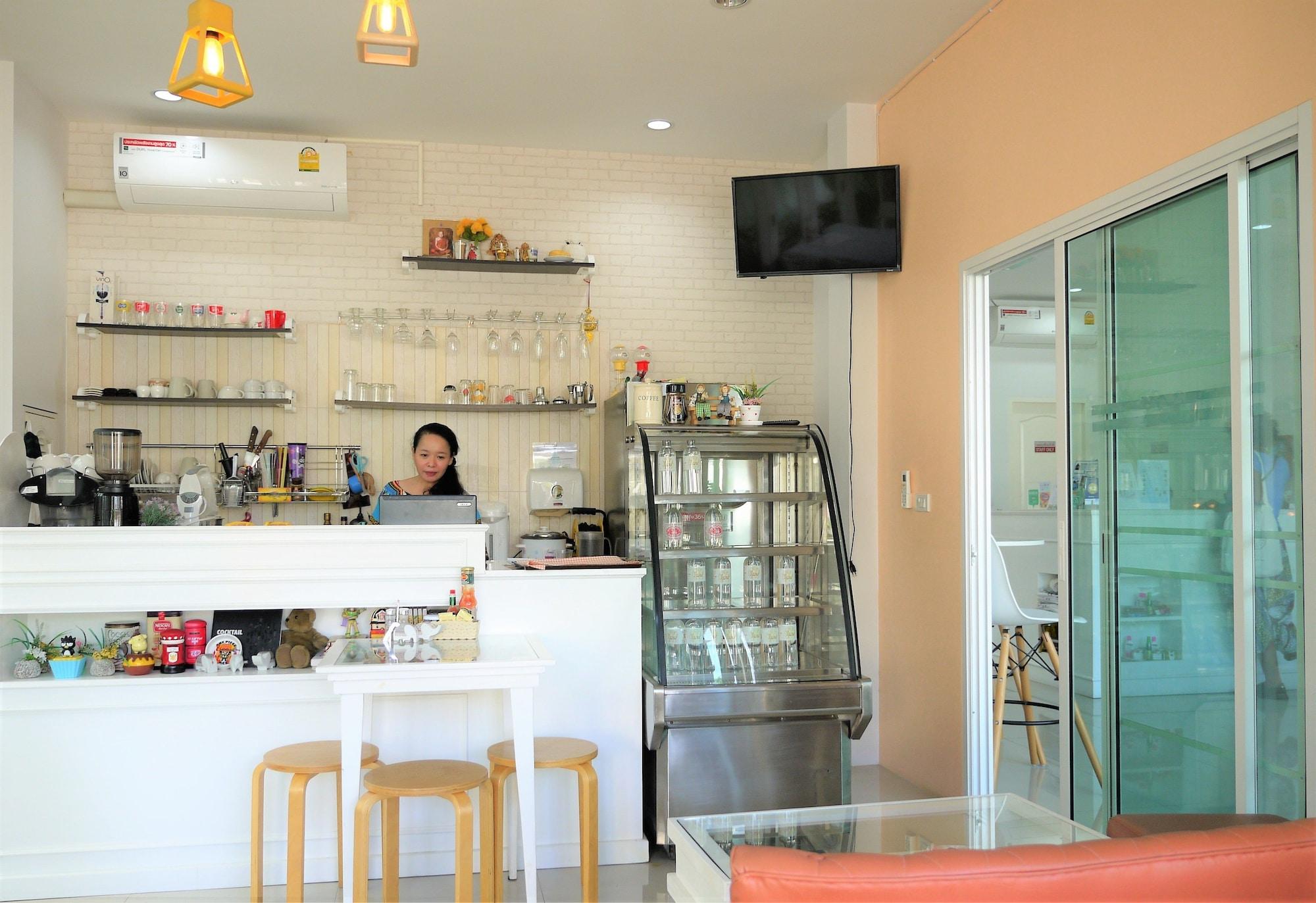 Bar/Salón Noble Baan Pastel