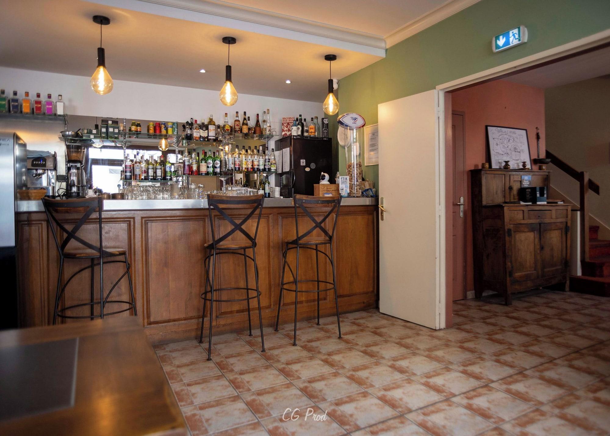 Bar/Salón Les Ambassadeurs